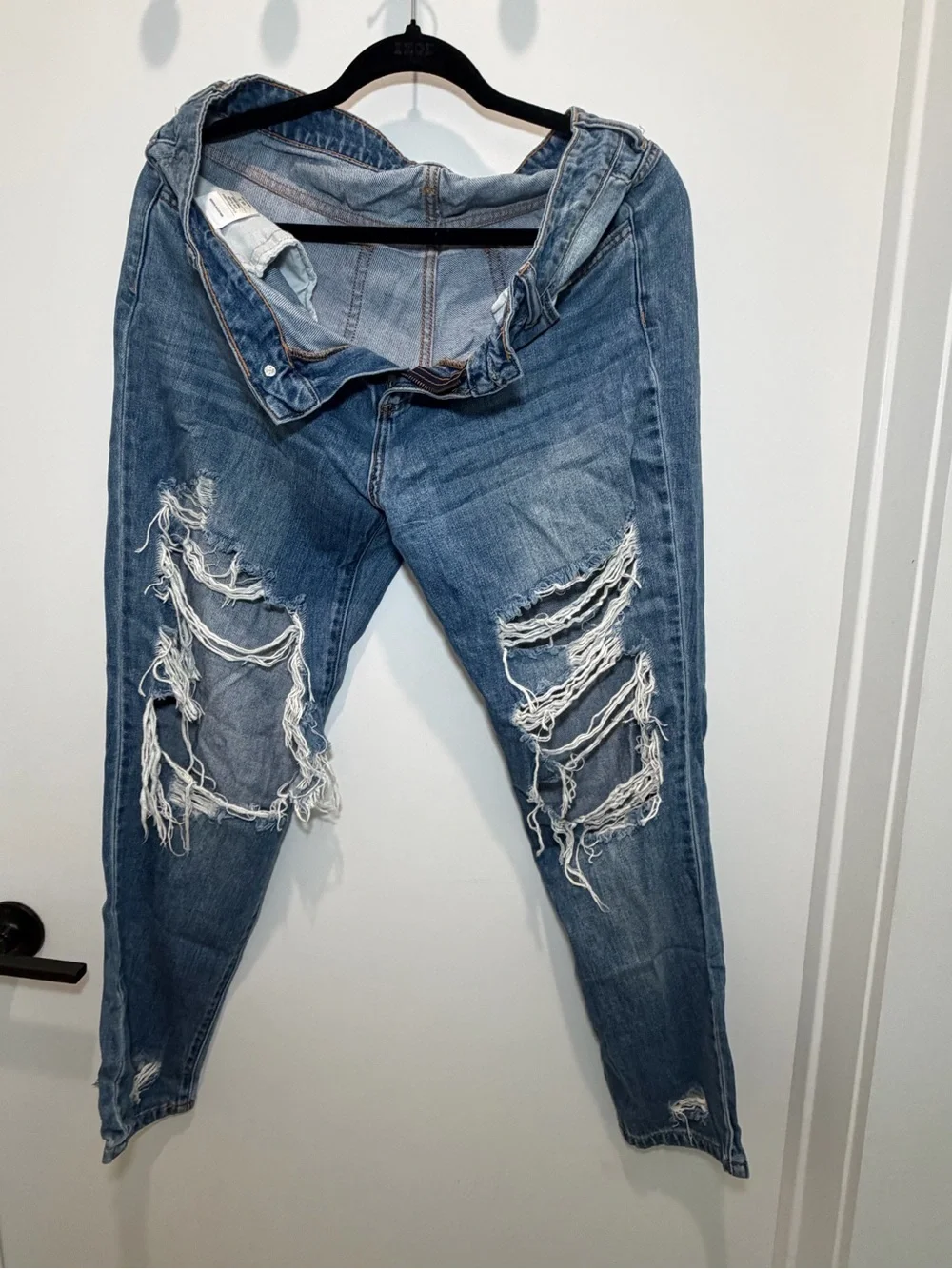 Fashion Nova Distressed Blue Denim Jeans - Classic Ripped Style